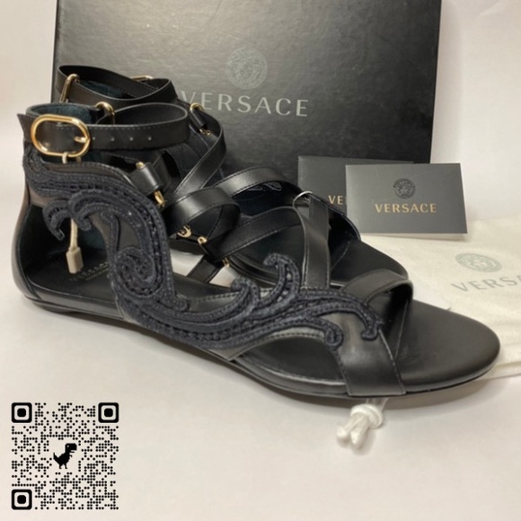 VERSACE Flat Black Sandals - Picture 9 of 10